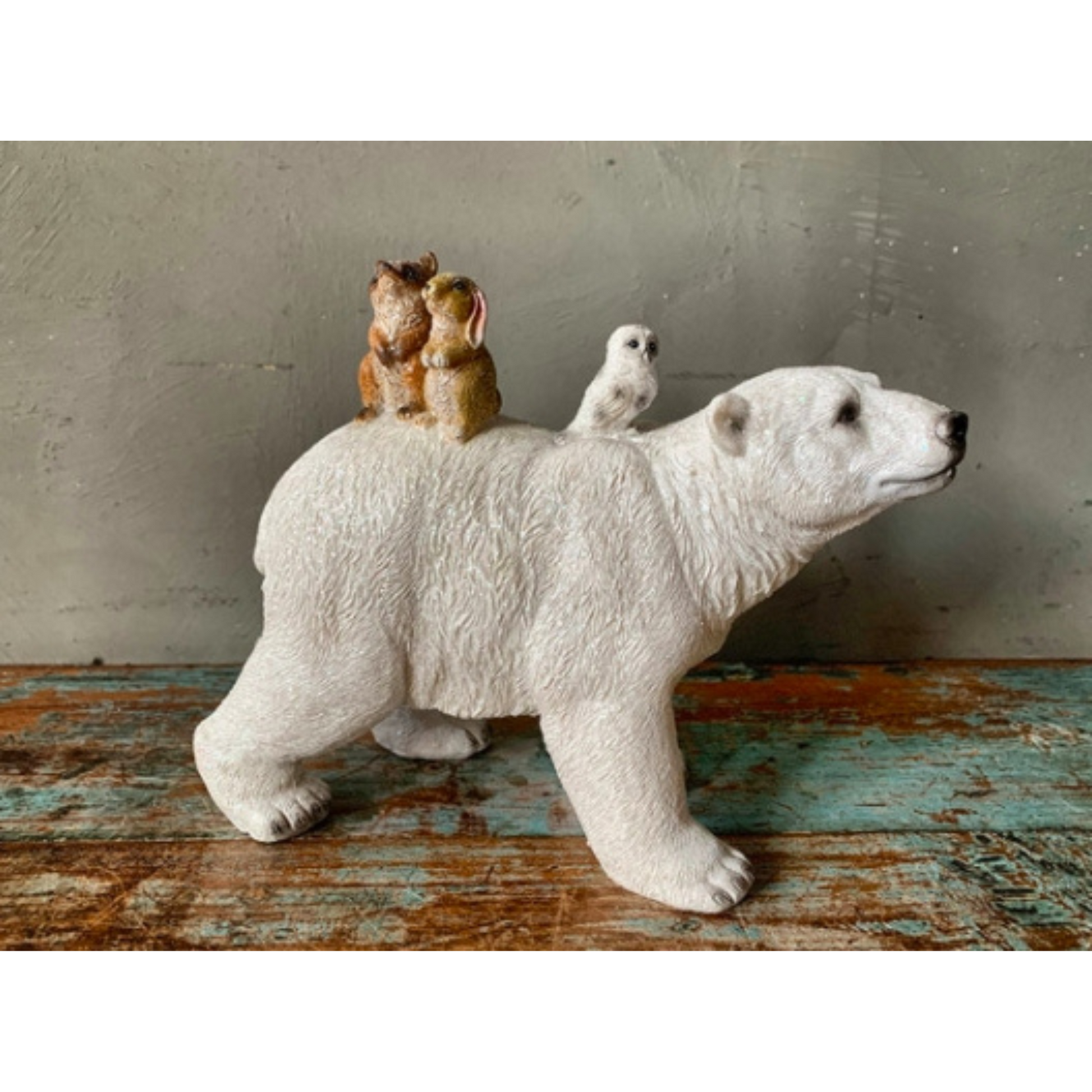 Polar Bear with Squirrels PartyPerfetto