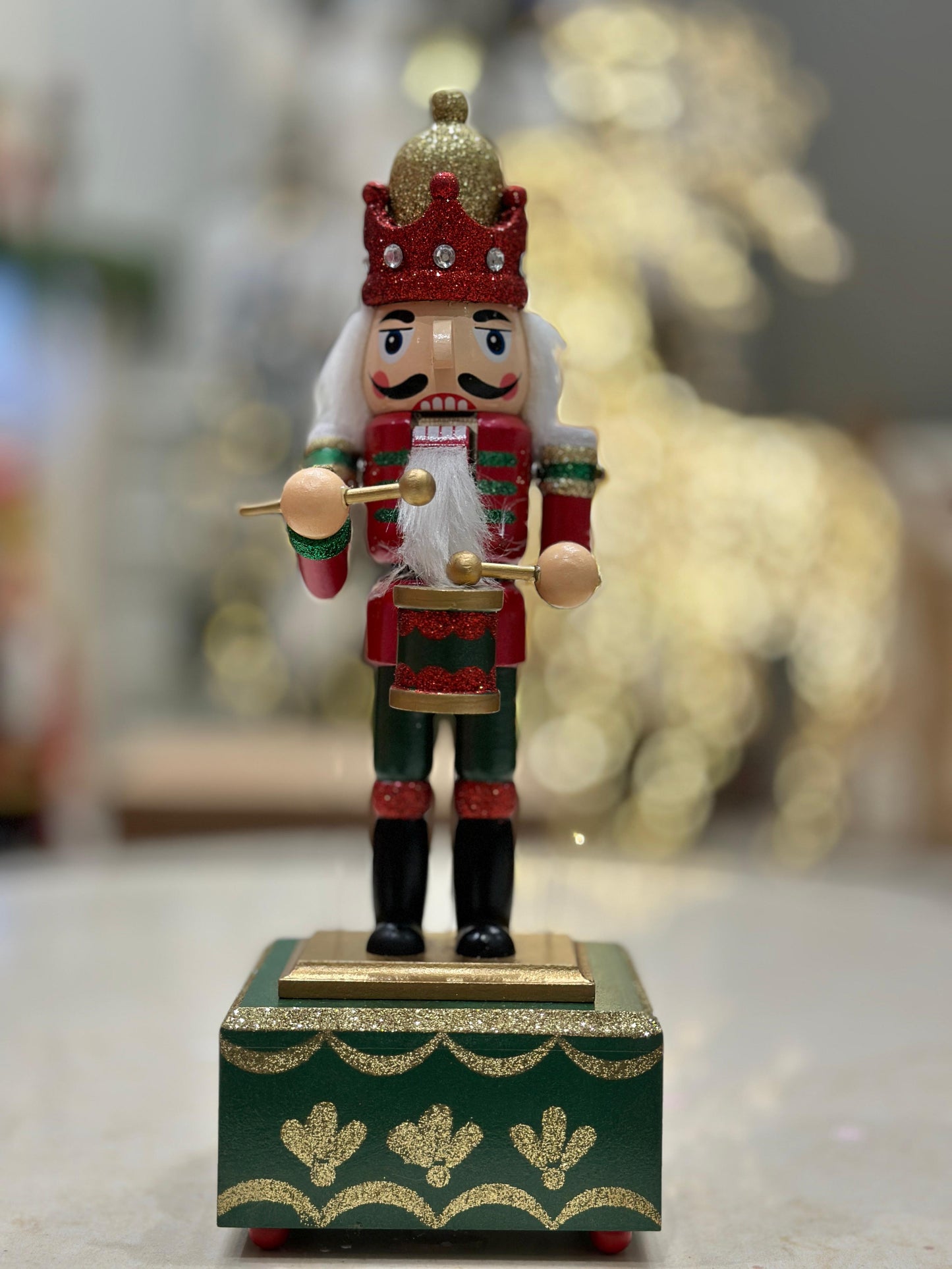 Wind Up Standing Nutcracker PartyPerfetto