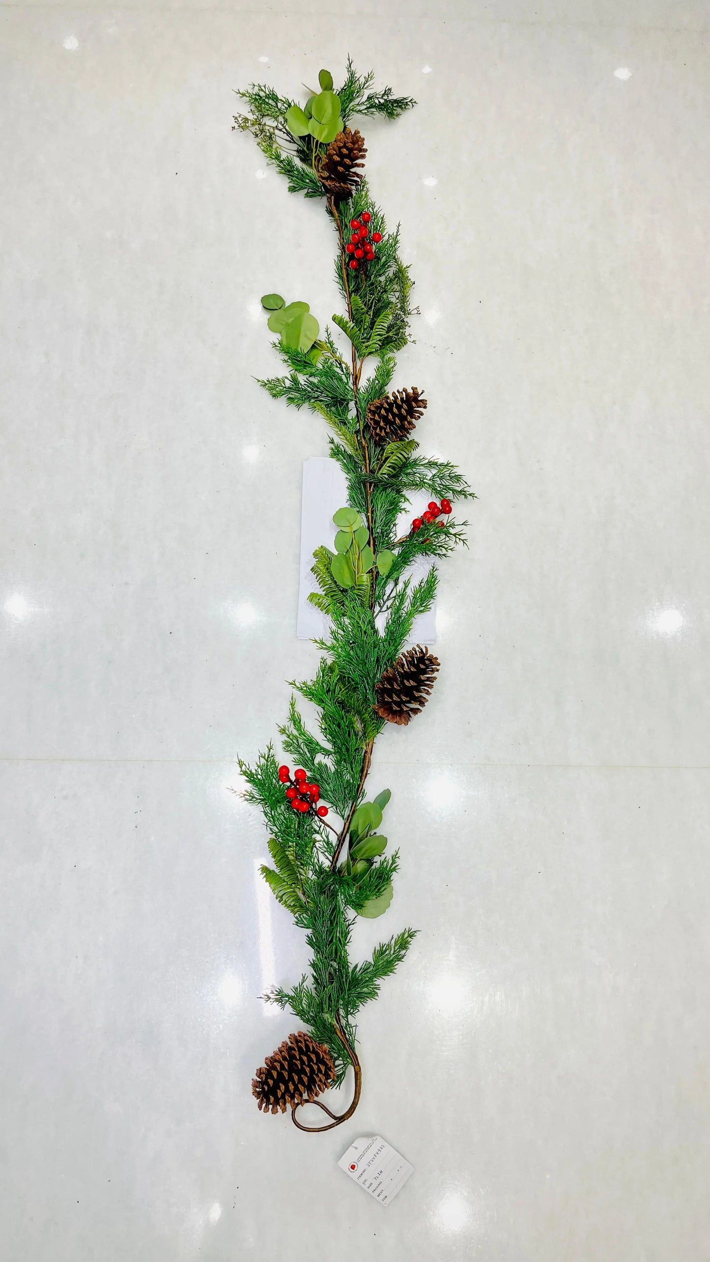 Red Berries & Pinecones Garland (182 cm) PartyPerfetto