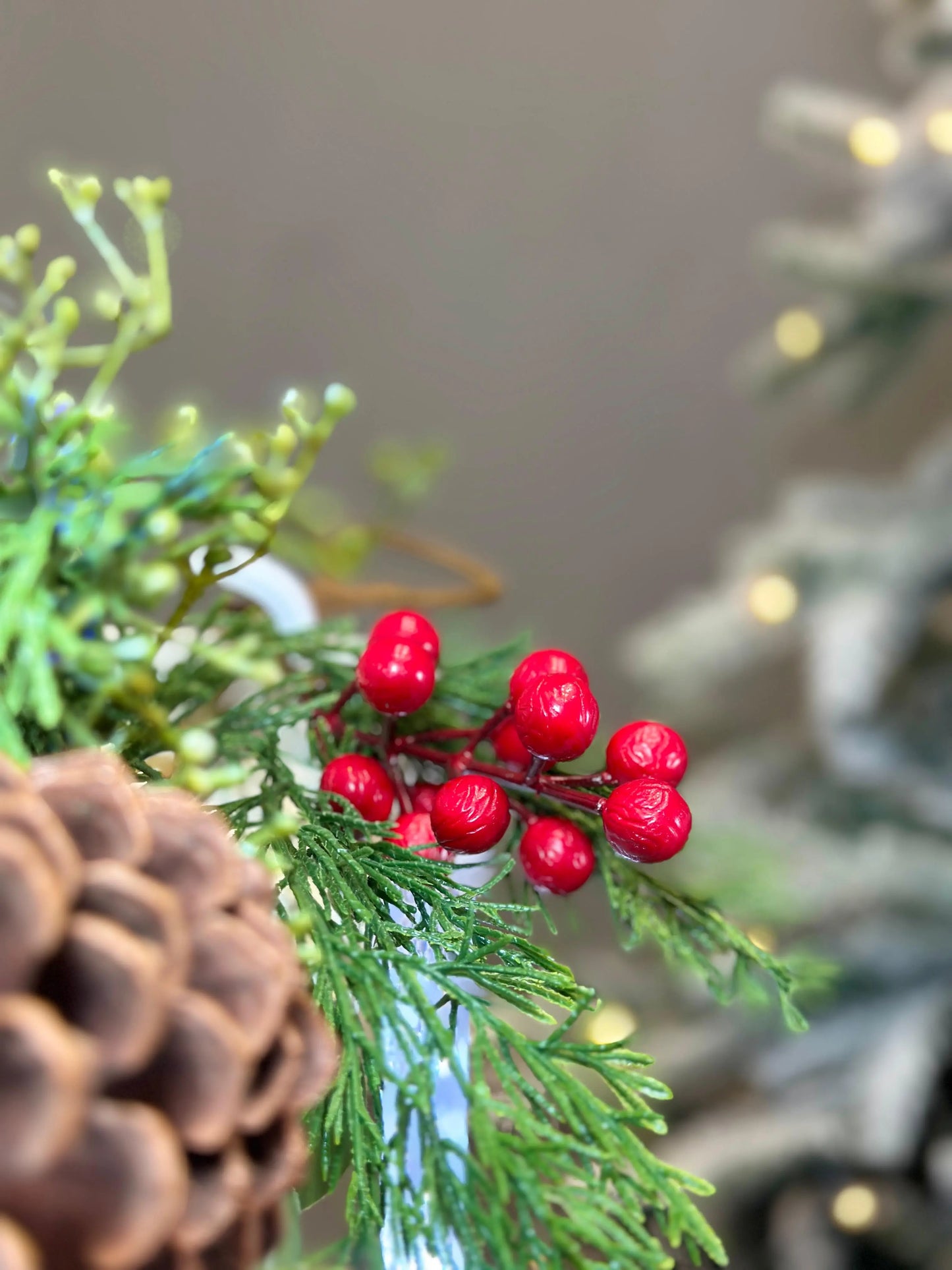 Red Berries & Pinecones Garland (182 cm) PartyPerfetto