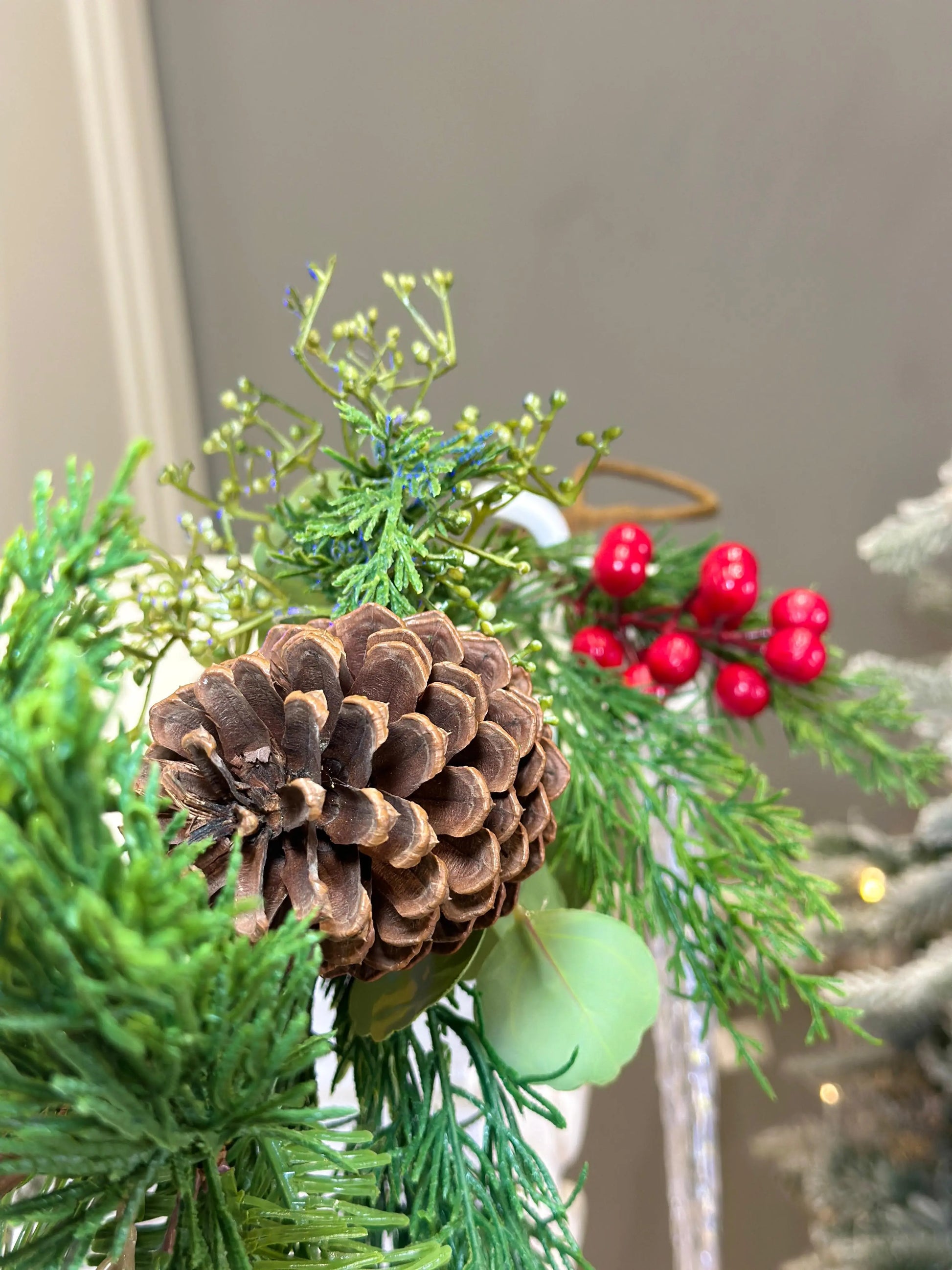 Red Berries & Pinecones Garland (182 cm) PartyPerfetto