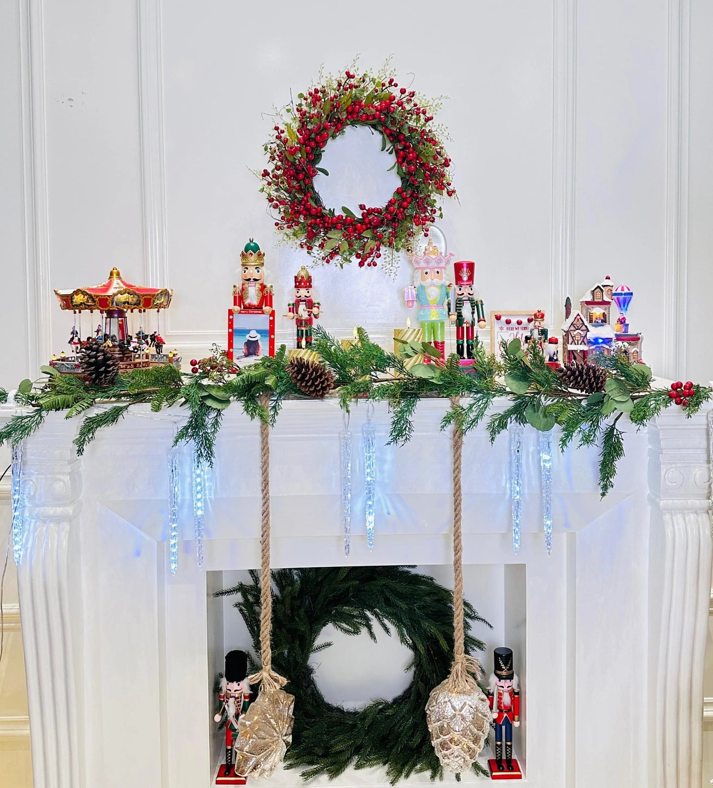 Red Berries & Pinecones Garland (182 cm) PartyPerfetto