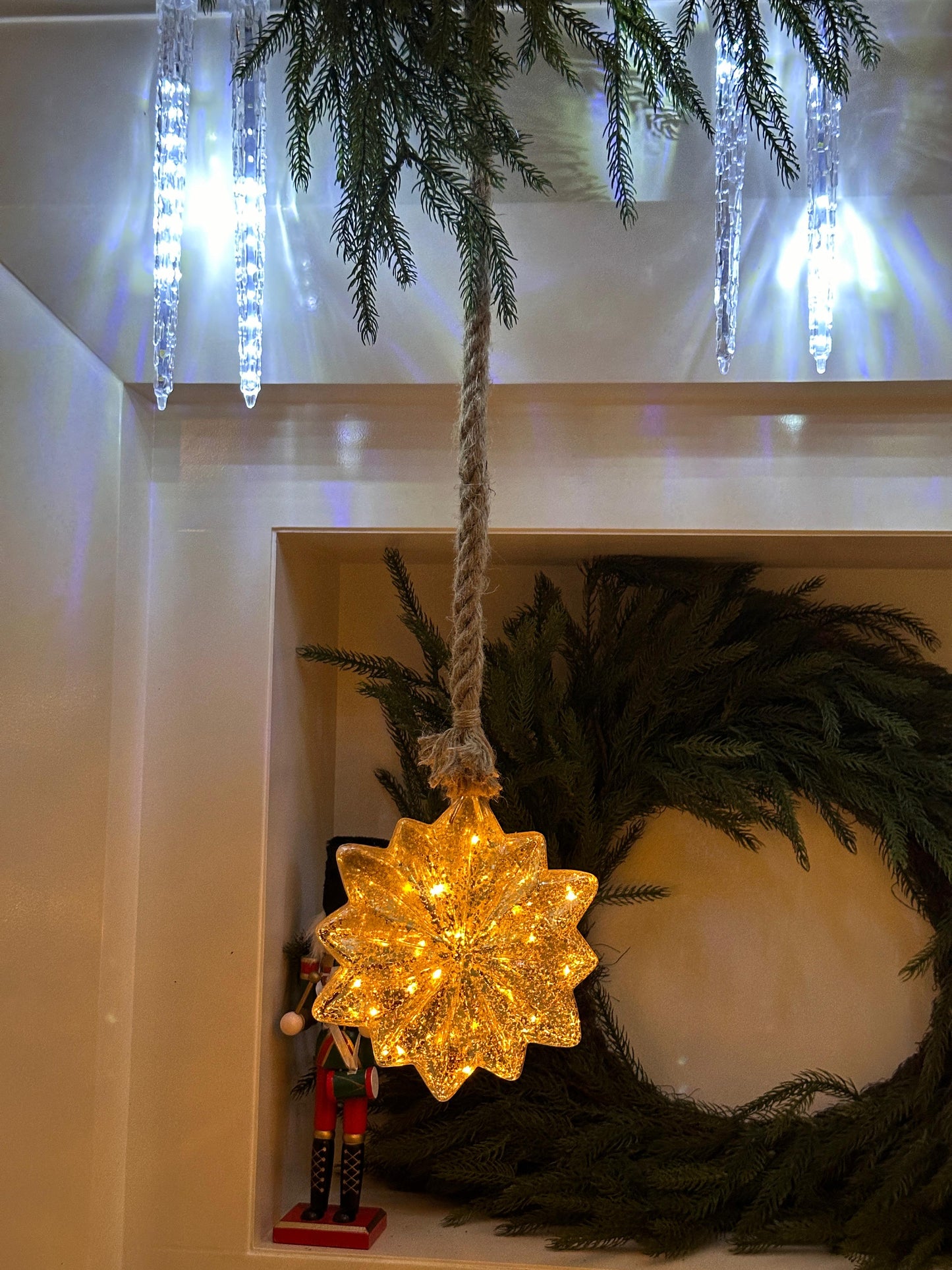 LED Snowflake Light with Rope