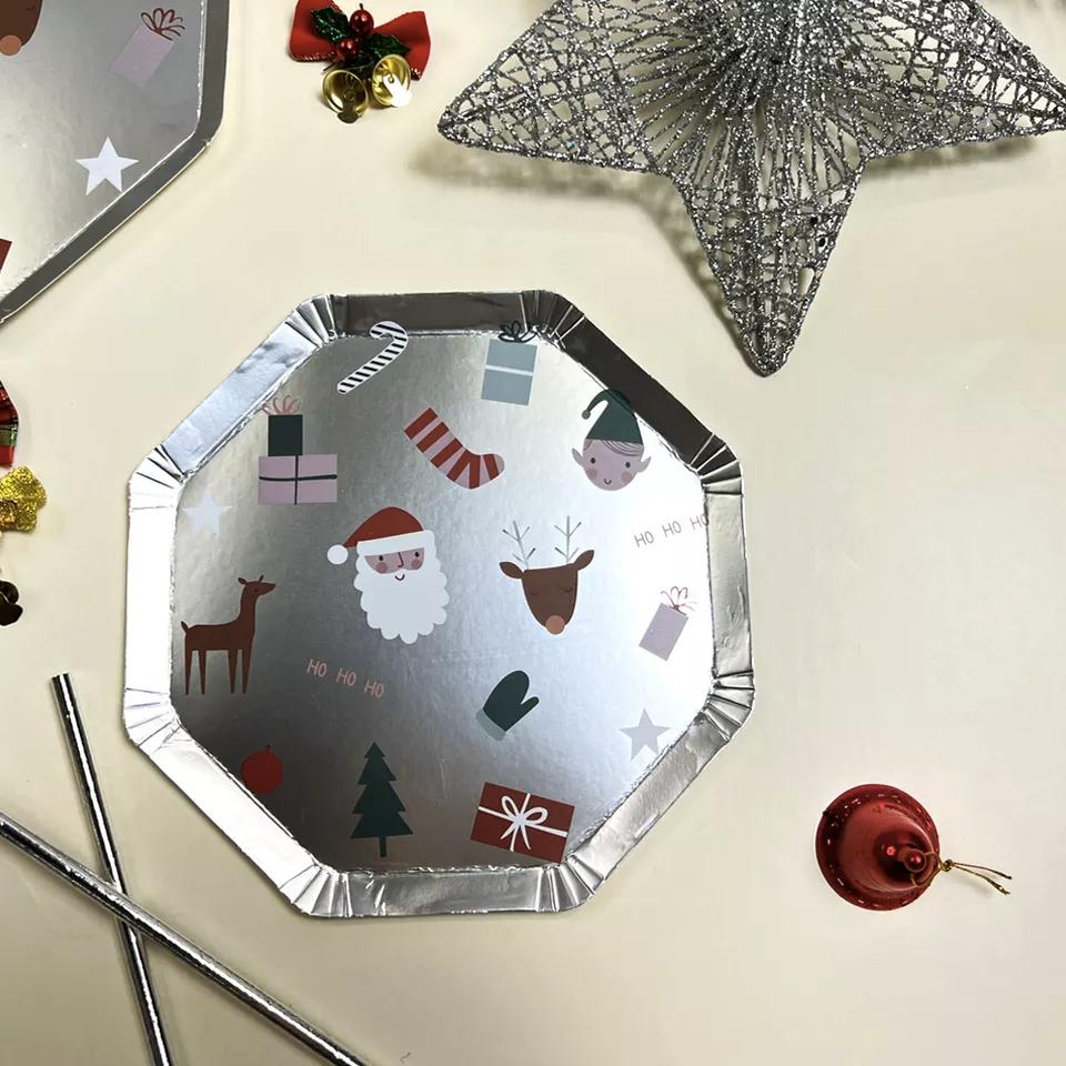 Christmas Themed Plates PartyPerfetto