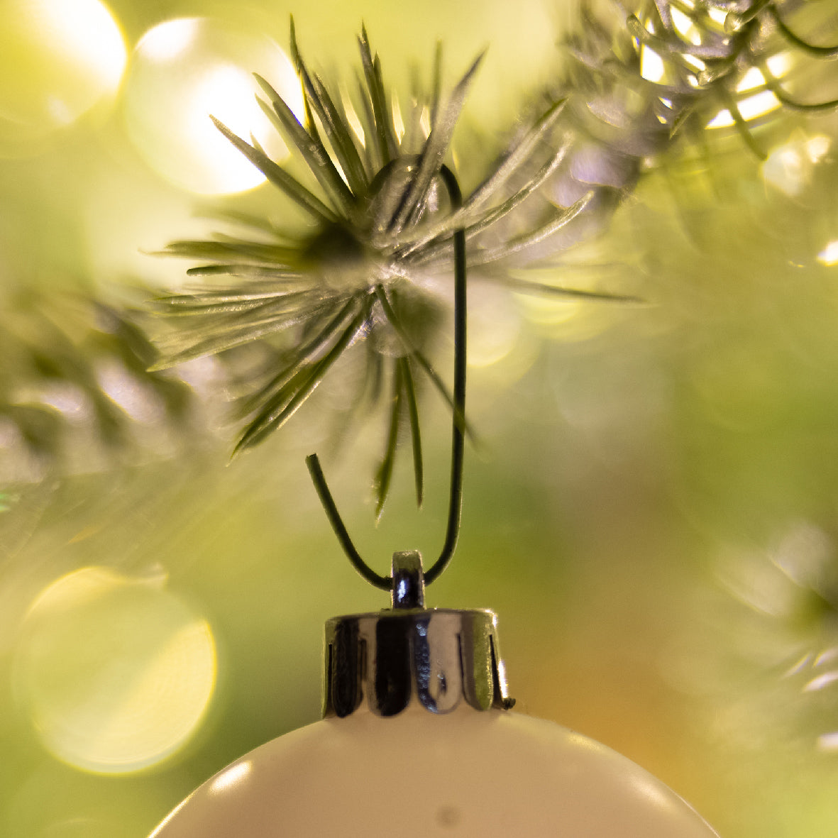 Iron Bauble Hangers 75 pins