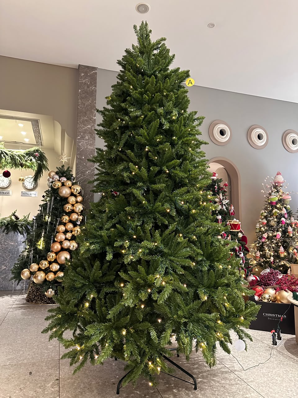 Pre Lit PVC Green Bule Tree 9ft With Remote Control PartyPerfetto