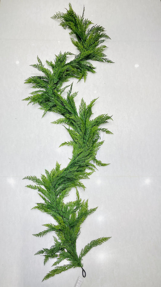 Cypress Garland (274 cm)