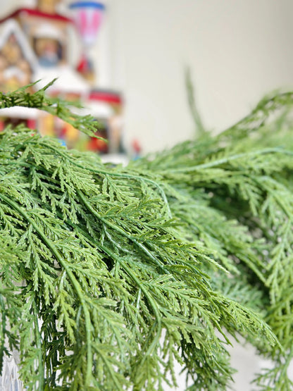 Cypress Garland (274 cm)